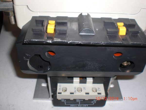 TELEMECANIQUE LC1F330 - Image 2