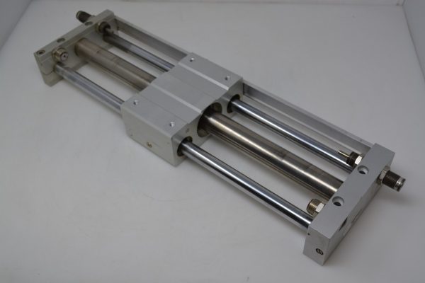 SMC CY2L32H400BF79L
