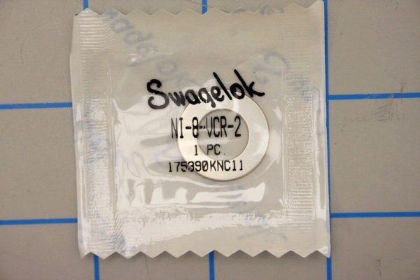 SWAGELOK NI8VCR2LOTOF17