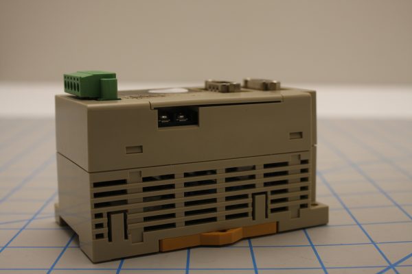 OMRON V700l11