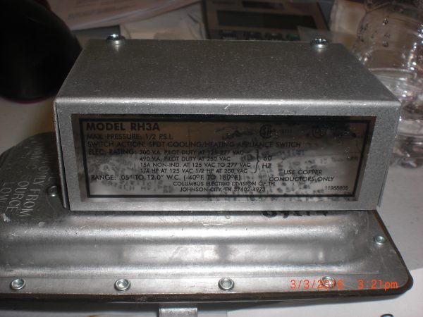 DWYER INSTRUMENTS RH3A